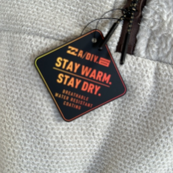 NWT Billabong Fleece Pullover - Picture 6 of 7